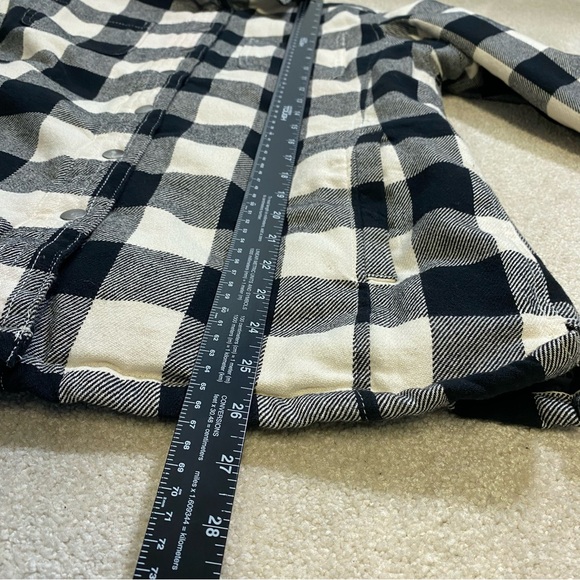 Duluth Trading Shacket Shirt Jacket Cream Black Check Fleece Lined Women's small - Picture 6 of 9